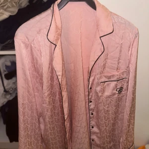 Pyjamas  - Pyjamas, 100kr för båda  50kr för en 