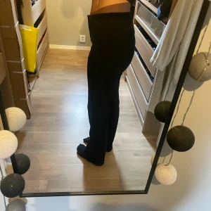 Kostymbyxor  - Kostymbyxor från Nelly, simpelt plagg som alltid är bra att ha i garderoben!💗