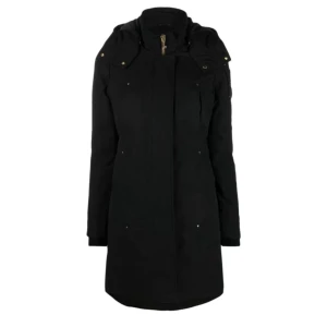 Vinter jacka  - Jag säljer mina mosse knuckles har använt den en vinter och jag säljer den på grund av att jag inte kommer att ha användning av de senare Har köpt den på Miinto hemsidan och Tyvärr har jag inte kvittot men som alla andra Dyra jackor så finns qR-kod