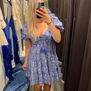 Blå klänning  - Blå superfin klänning från Zara, endast använd 1 gång💙💙 Nypris 399kr, pris går att diskutera. 
