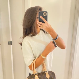 Stickad t shirt  - Jätte mysig beige stickad t-shirt 