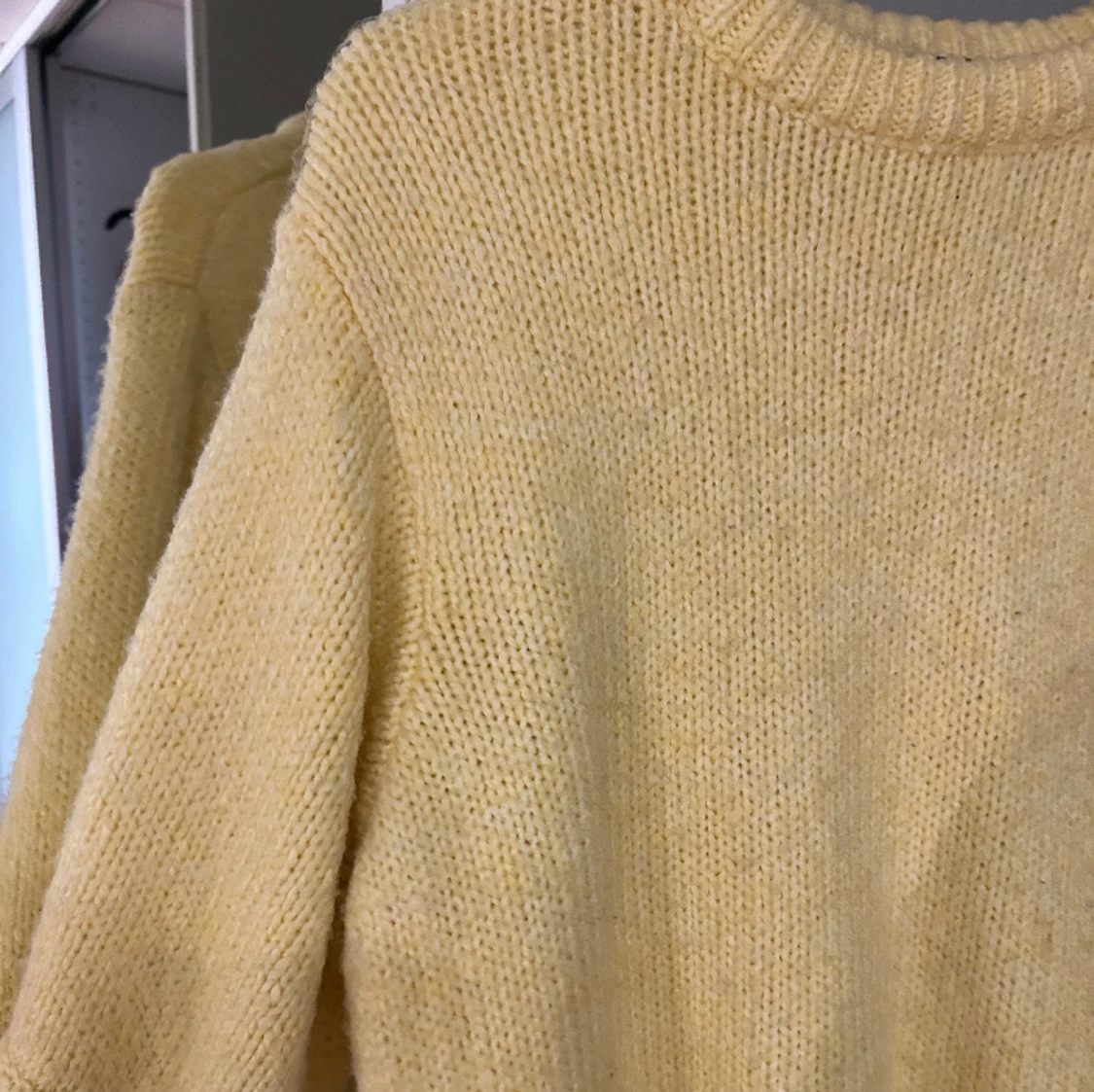 Stickad gul tröja - 38