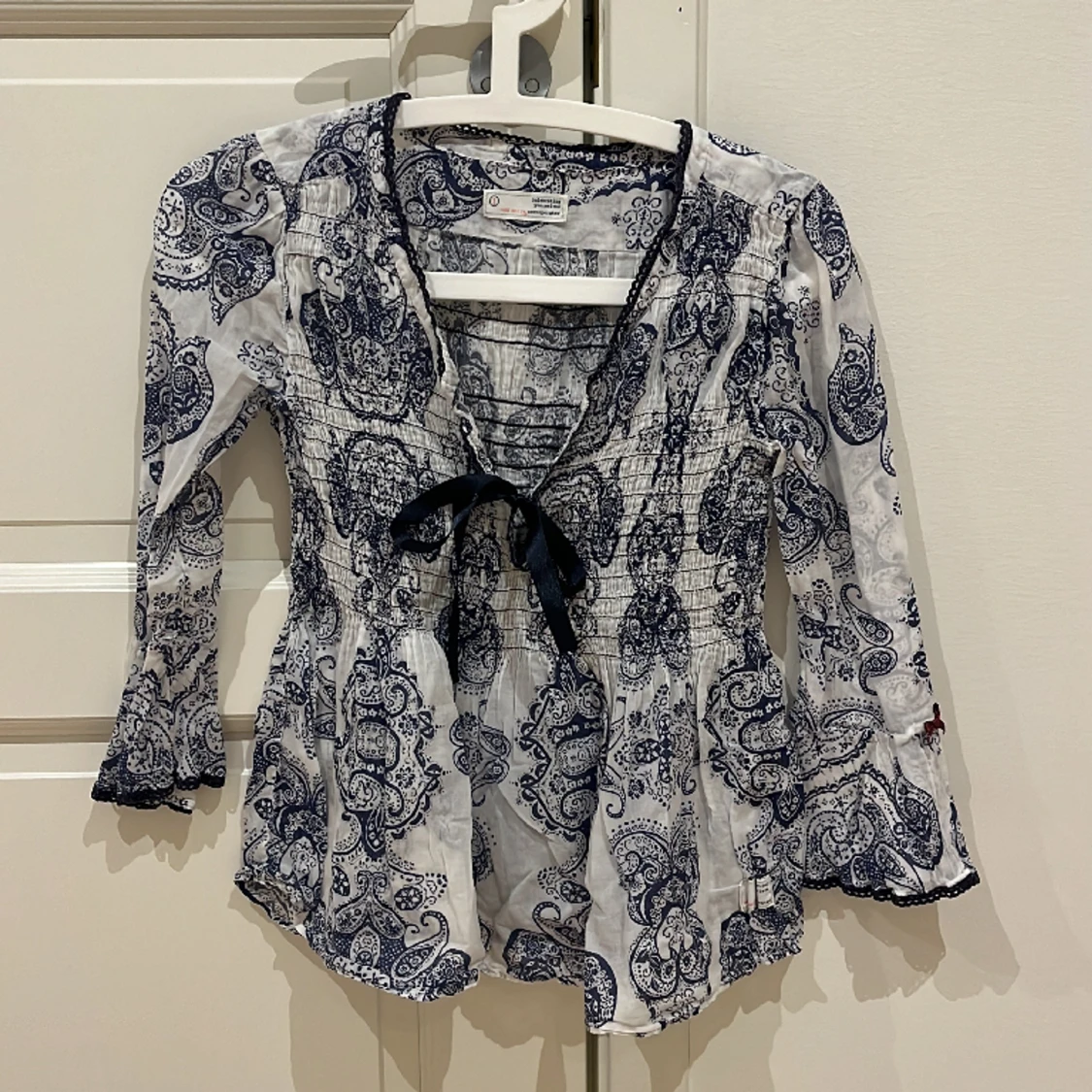 Fin blus från Odd Molly