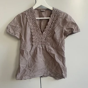 Kortärmad blus - Jättefin brun blus🌸ändast använd ett fåtal gånger.☀️