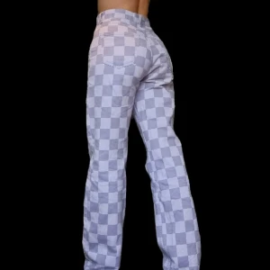 Lilac rutiga jeans - Så snygga jeans, säljer för att de är lite för stora på mig. Bara använda några gånger så superfint skick! 