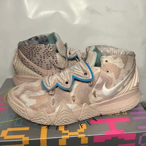 Kybrid s2 - Säljer nu ett par kybrie s2's. De är fortfarande i jättebra skick och är knappt använda. De har lite skador, så det är bara att skicka dm ifall ni vill ha fler bilder. Skick 8/10. Det är bara att skriva:) pris går att diskuteras vid affär.