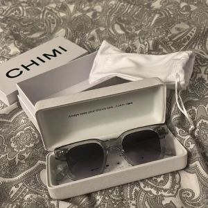 Chimi 04 - Gråa Chimis modell 04, 47-24. Helt nya, säljes då det blev fel modell och gått för lång tid för att skicka tillbaka.