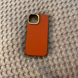 Ideal iaf sweden skal för ip 13 - iPhone 13 skal som är helt oanvänd, helt ny. Super fin!💗🌆