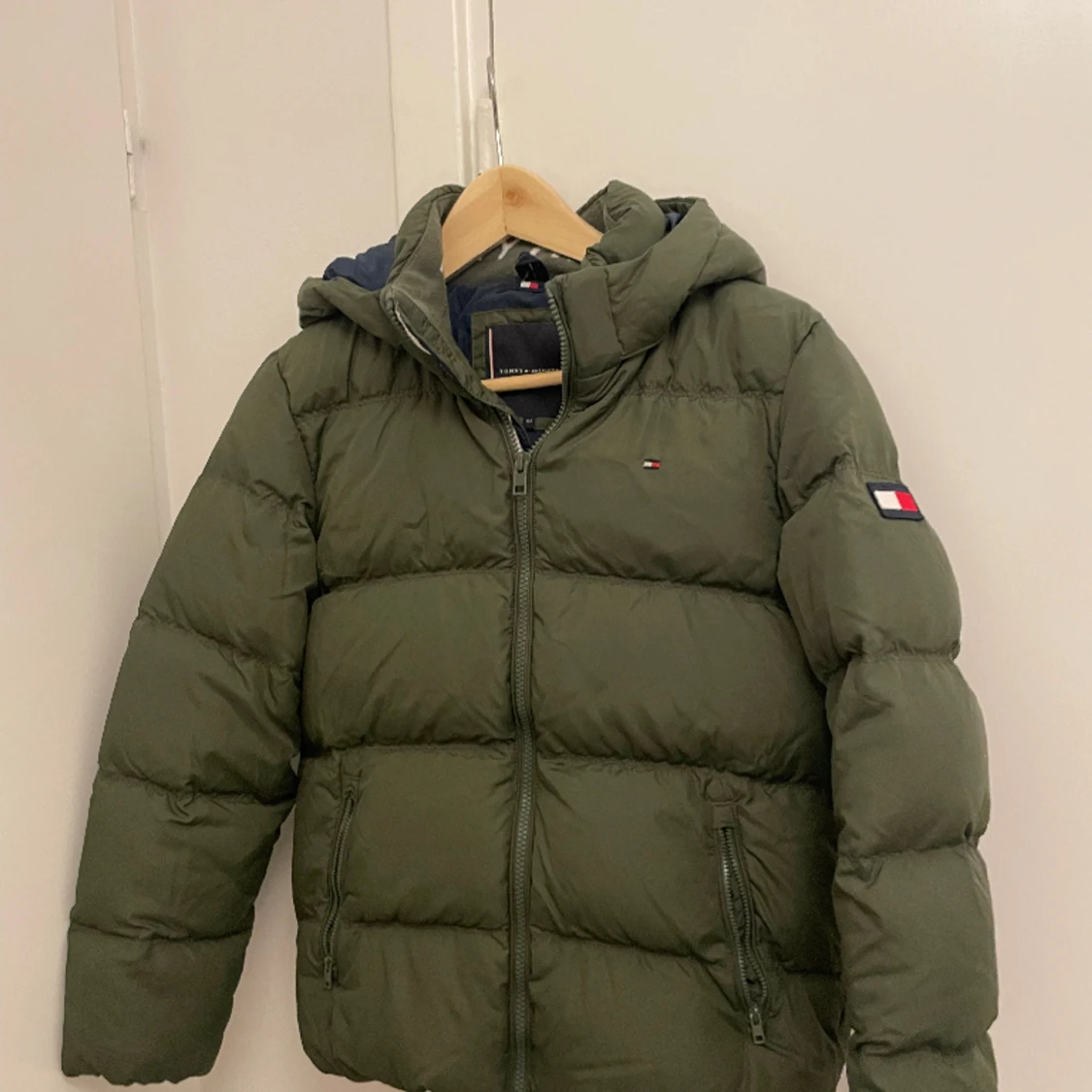 Tommy Hilfiger jacka strl 152