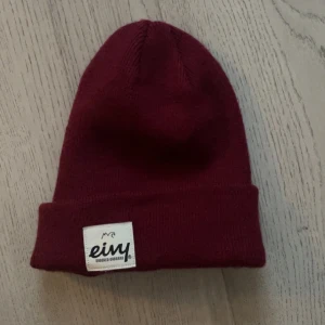 Mössa EIVY - Vinröd mössa från EIVY. Oanvänd. 75:- ❤️
