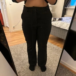 Kostymbyxa Svart - Gina tricot  Svart kostymbyxa  Strl 44  