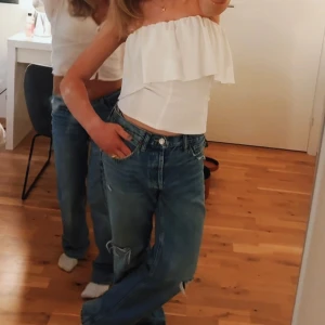 Zara topp - Supersnygg topp från Zara som endast är använd en gång och därför fortfarande i nyskick🫶 Storlek S!