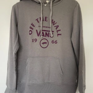 Vans Hoodie - Vans Hoodie knappt använd