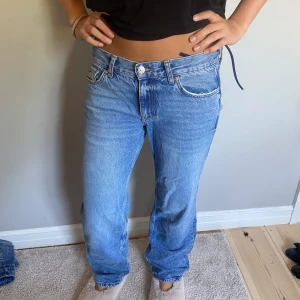 Lågmidjade jeans - Lågmidjade jeans från Gina Tricot i väldigt gott skick!!! 