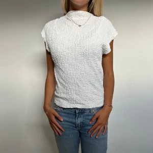 Zara topp - Säljer denna as snygga toppen från zara❤️inga defekter och ny skick