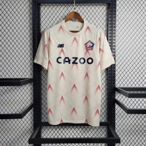 Fotbollströja - Lille fotbollströja. Väldigt unik och snygg fotbollströja: finns i alla storlekar  (XS Till XXS) pris: 349