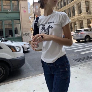 Brandy melville tshirt - beige brandy melville tshirt💝💞