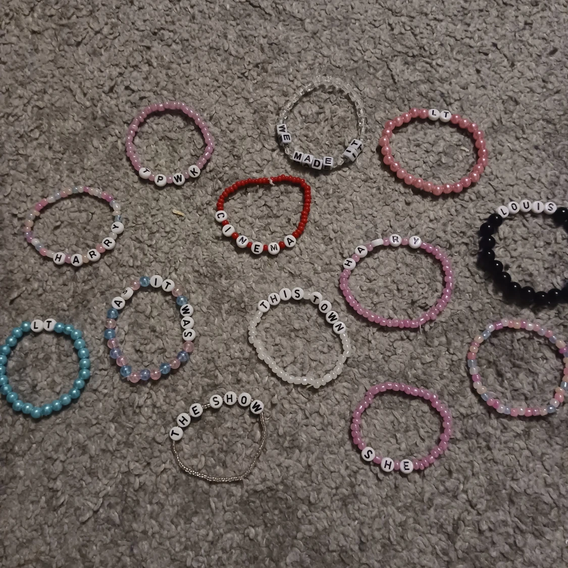 Armband med one direction koppling