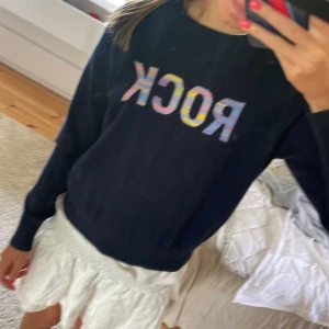 Zadig Voltaire tröja - En super fin cashmire tröja från Zadig! Sparsamt använd och har inga defekter