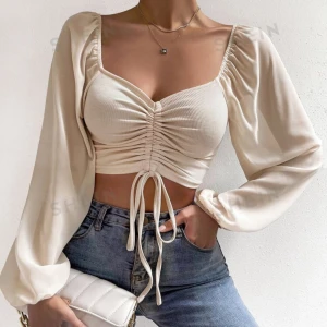 Beige blus  - Aldrig använd i nyskick! (Lånad bild) 