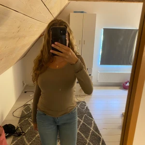 Brun-beige tröja - Super fin  och jätte skön på!