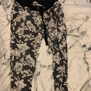 Mjukisbyxa - Mjukisbyxa, köparen står för frakten 