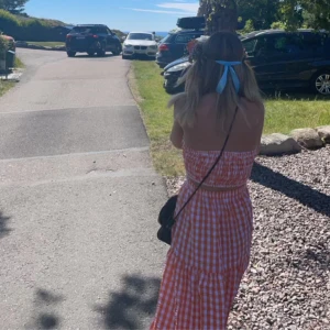 Set  - Ett superfint set från shein, rutigt orange mönster storlek xs, använd en gång på midsommar för något år sedan:) 