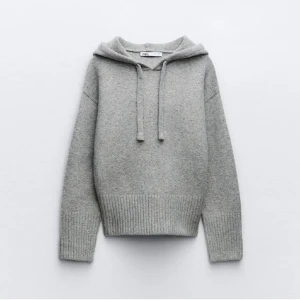 stickad tröja från zara  - INTRESSEKOLL på denna jätte fina stickade tröjan nu till höst den är endast testad, kom med egna prisförslag( nypris 559) Bud på 450