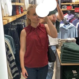 Topp - Superfin blus/linne med knappar vid halsen💓tryck gärna på köp nu 