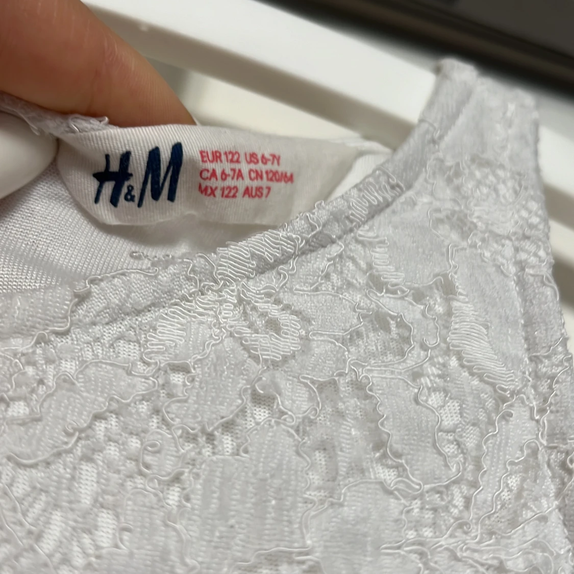 vit spets klänning ifrån h&m🩷 - 90