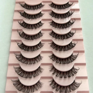 8par lösfransar  - 8 par lösfransar, ser ut som fransförlägning på. 