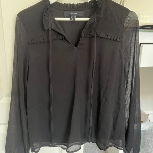 Svart Blus - En jättefin svart blus, jättefint skick!