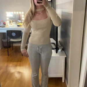 Fest topp zara - Snygg fest topp från zara i begie färg ❤️‍🔥