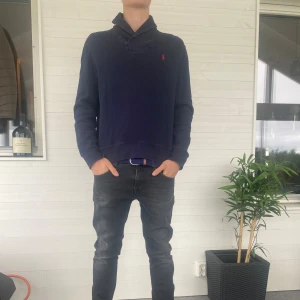 Ralph lauren tröja  - Säljer denna superfeta unika ralph lauren tröjan i storlek m. Kom privat för frågor😀
