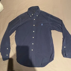 Ralph Lauren Skjorta - Skit snygg raffe skjorta i nytt skick S sitter som S-M Priset kan diskuteras