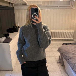 Grå stickad tröja - Superfint skick😇