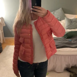 moncler jacka  - säljer nu min fina moncler jacka ❤️