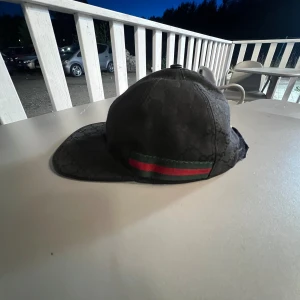 Gucci keps äkta  - Äkta gg keps med box finns ej kvitto ser helt ny ut