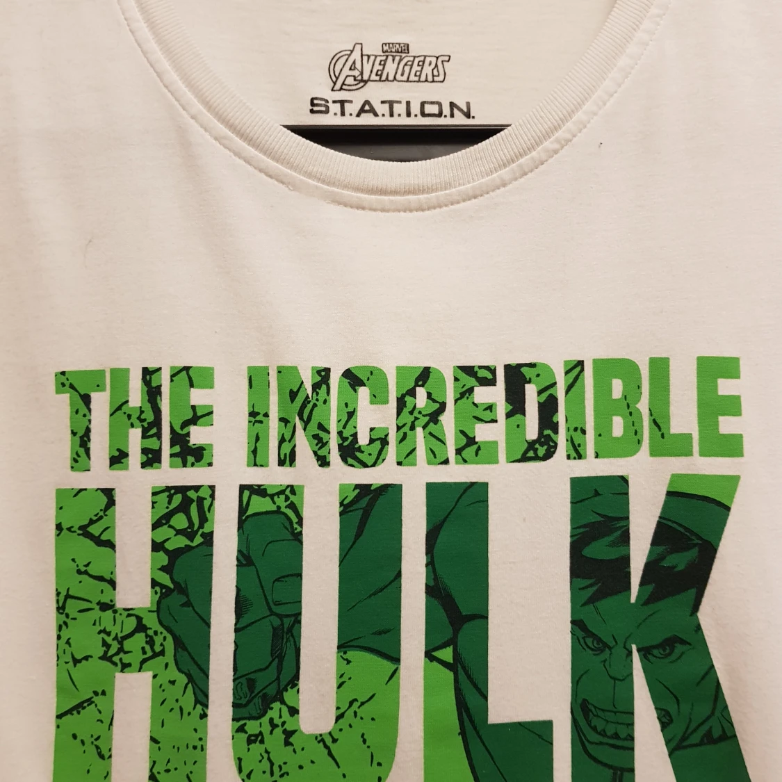 Marvel Avengers vit t-shirt HULK Hulken storlek xs/s - 90