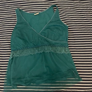 Super gullig linne - Super söt linne som jag inte längre använder sitter bra på mig har vanligtvis storlek S