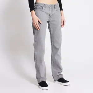 Säljer dessa super snygga gråa ICON jeans från lager 157💕 storlek s och fåtal använd🩷