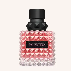 Säljer min born in Roma valentino parfym då jag köpt en annan❤️ 50ml men halva kvar. Ny kostar 1400kr!