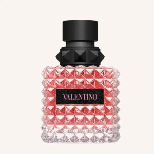Valentino parfym - Säljer min born in Roma valentino parfym då jag köpt en annan❤️ 50ml men halva kvar. Ny kostar 1400kr!