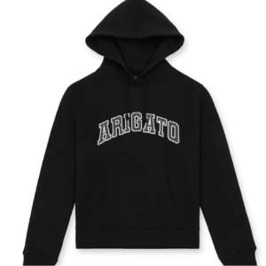 En svart arigato hoodie som är i nyskick nypris 1 800kr vid frågor eller egna bilder skriv💕