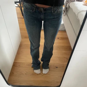 Jeans - Super fina lågmidjade jeans från Brandy Melville, säljer då dem inte kommer till användning 🫶🏼