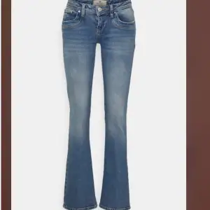 Jättesnygg ltb jeans som är slutsålda!💕 jättebra skick utan några defekter💖(säljer åt en kompis)