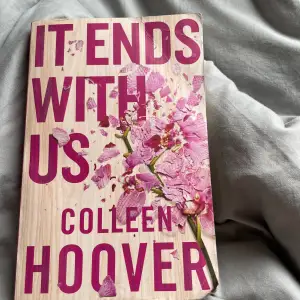 It ends with us av Colleen Hoover Jättebra bok😊 På engelska!