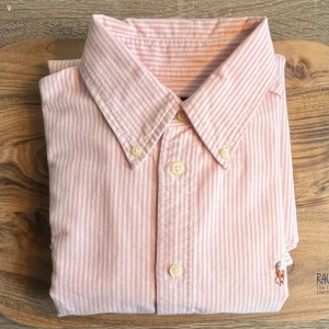 Ralph Lauren Skjorta Rosa Randig  - En av sommarens absolut snyggaste skjorta till salu, helt felfri, Storlek M