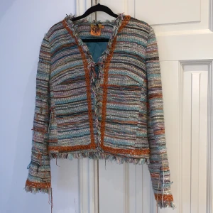 Tory burch kofta  - Tory burch kofta fint skick  Storlek 36 - jag brukar ha stl 38 passar även mig