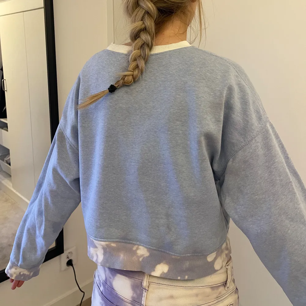 Tie dye sweatshirt från Zara storlek S. Tröjor & Koftor.